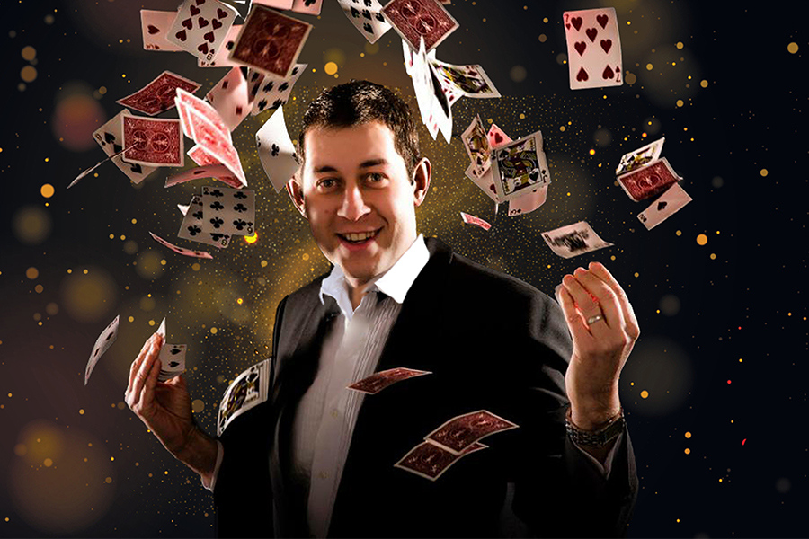 Alex Bailey Magician in Nottingham For Hire