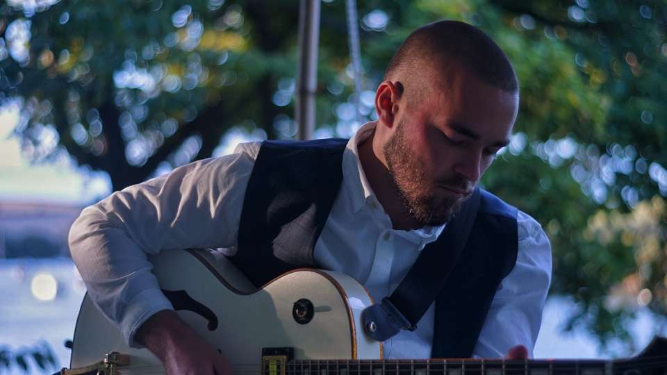 Angus Wells | Manchester Guitarist For Hire 7