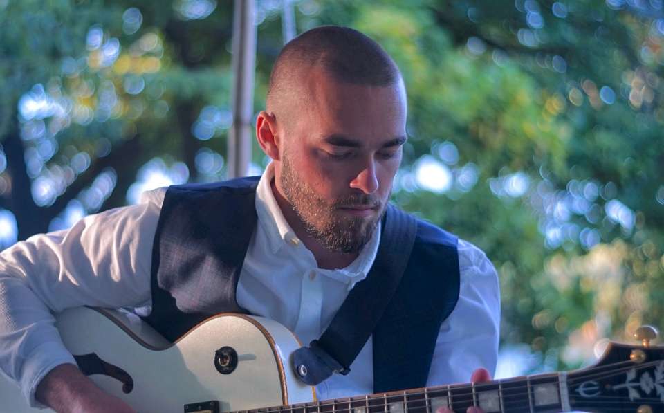 Angus Wells | Manchester Guitarist For Hire
