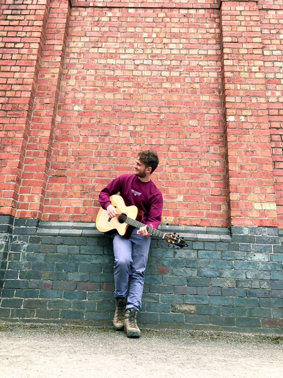 Lewis Lanetti Singing Guitarist in Bristol For Hire 1