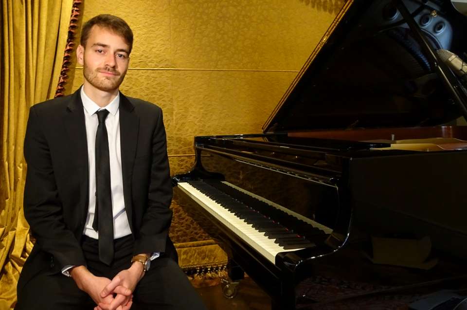 Archie Christopher | London Pianist For Hire