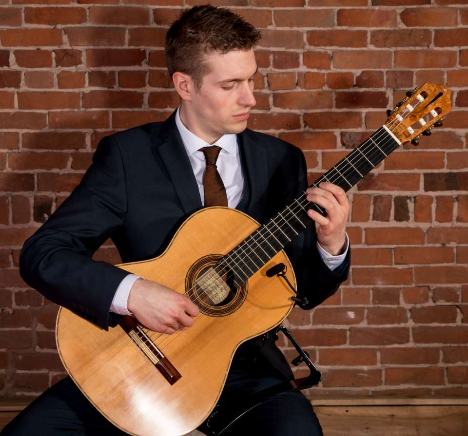 Ed Patrick | Staffordshire Classical Guitarist For Hire